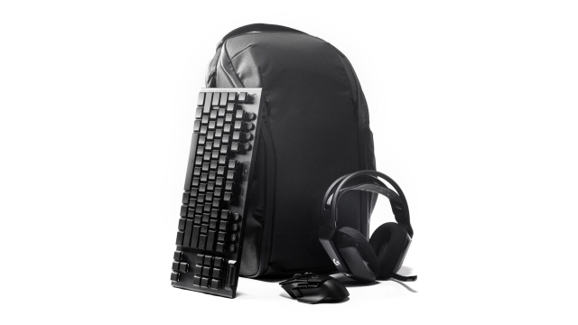 You are currently viewing Peak Design and Logitech Made a Bag for All Your PC Hardware