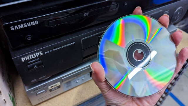You are currently viewing 8 Reasons Music CDs Are Still Worth Buying